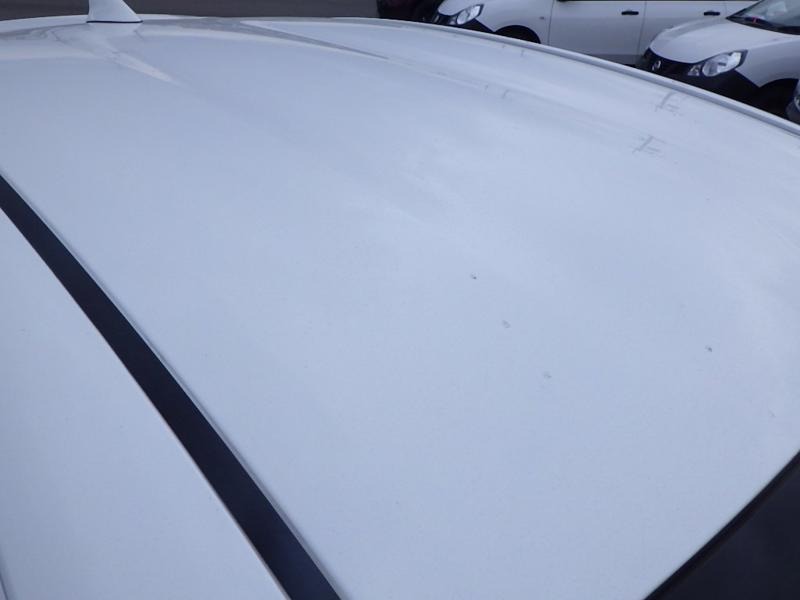 2022 Toyota Yaris Hybrid X in white &ndash; photo 9