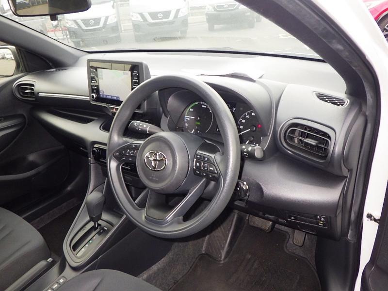 2022 Toyota Yaris Hybrid X in white &ndash; photo 12