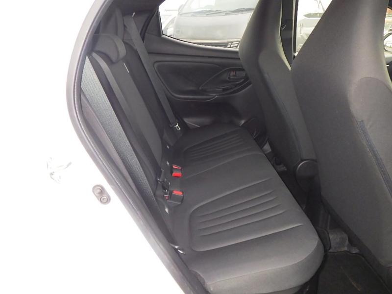 2022 Toyota Yaris Hybrid X in white &ndash; photo 15