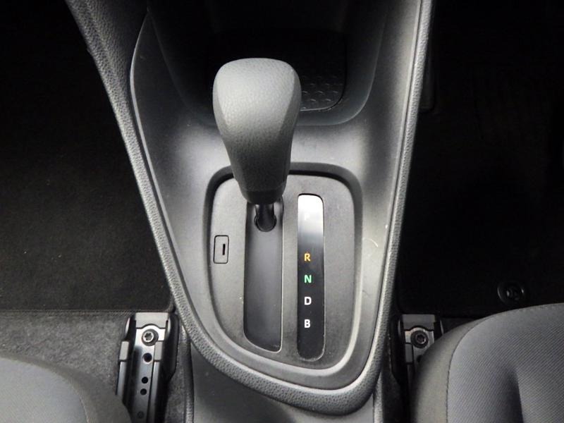 2022 Toyota Yaris Hybrid X in white &ndash; photo 18