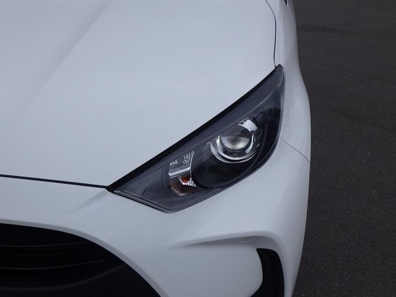 2022 Toyota Yaris Hybrid X in white &ndash; photo 20