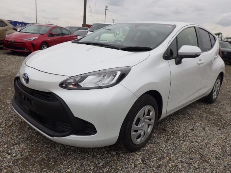 2023 Toyota Aqua Hybrid X in pearl &ndash; photo 2