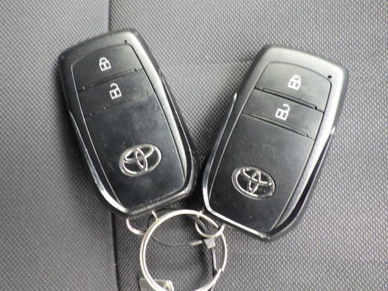 2023 Toyota Aqua Hybrid X in pearl &ndash; photo 14
