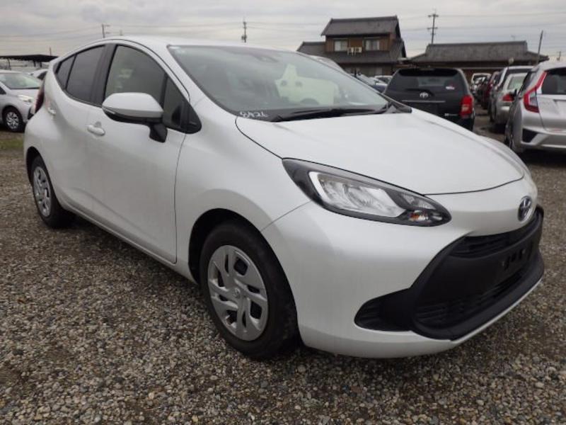 2023 Toyota Aqua Hybrid G Package in pearl &ndash; photo 1