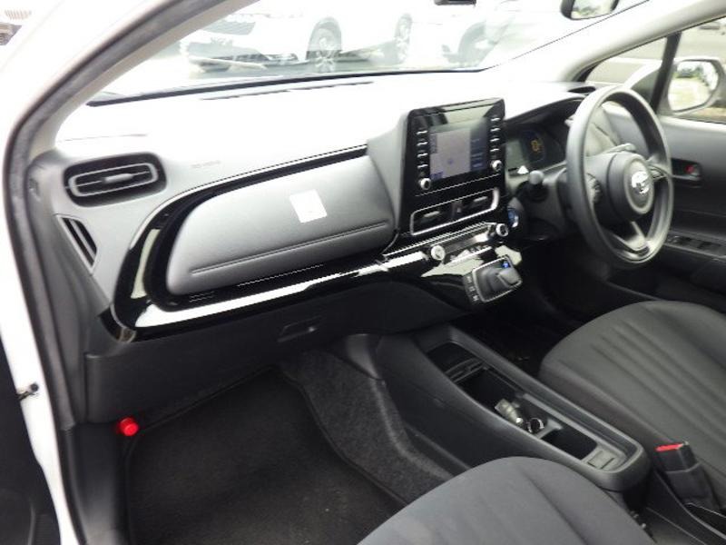 2023 Toyota Aqua Hybrid G Package in pearl &ndash; photo 10
