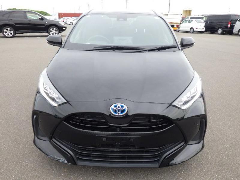 2023 Toyota Yaris Hybrid Z in black &ndash; photo 3