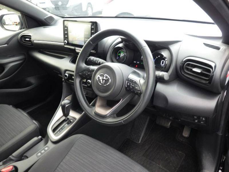 2023 Toyota Yaris Hybrid Z in black &ndash; photo 10