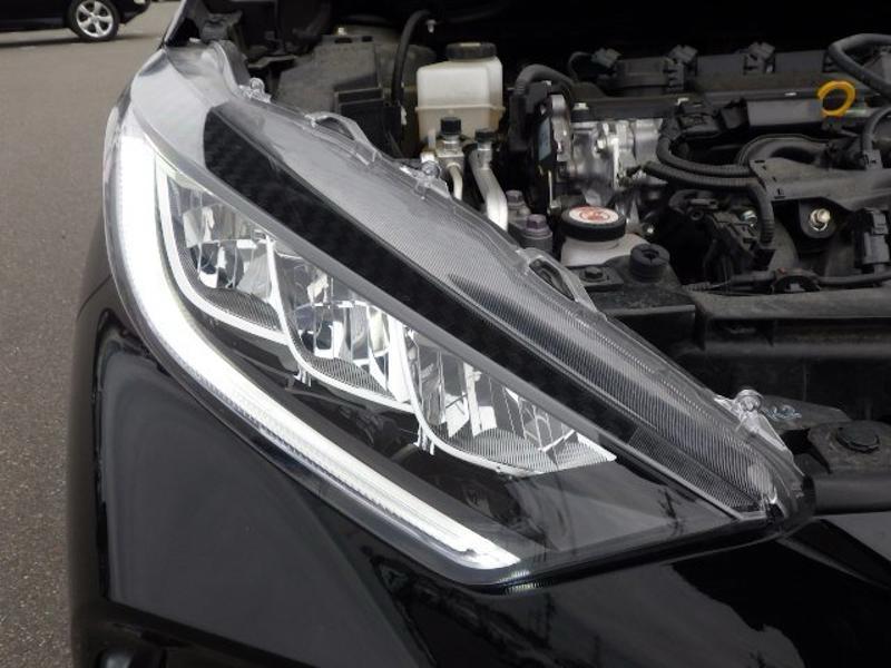 2023 Toyota Yaris Hybrid Z in black &ndash; photo 18